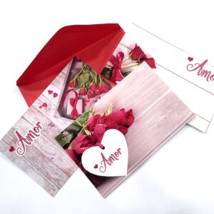 tarjeta romántica con sobre rojo
